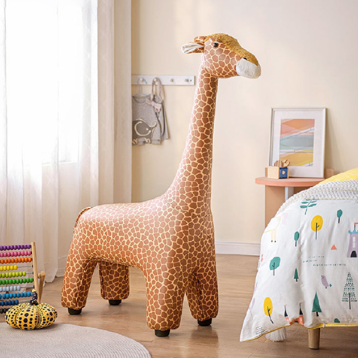 Giraffe 2024 plush chair